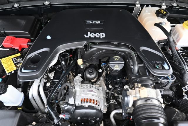 Used 2021 Jeep Gladiator Rubicon w/ Cold Weather Group AWD/4WD image 25