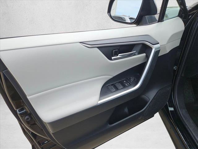 Used 2023 Toyota RAV4 XLE AWD/4WD image 13