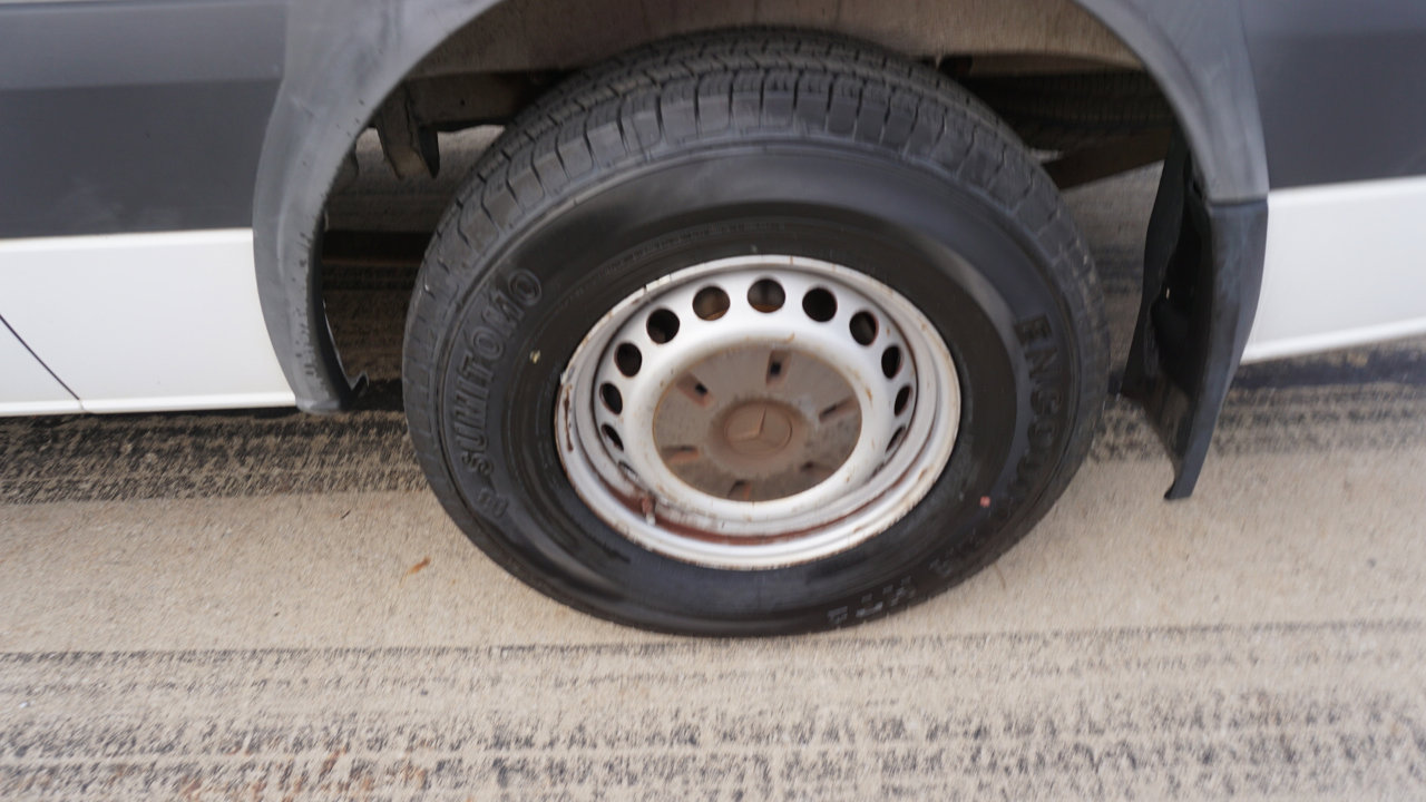 Used 2012 Mercedes-Benz Sprinter 2500 image 11