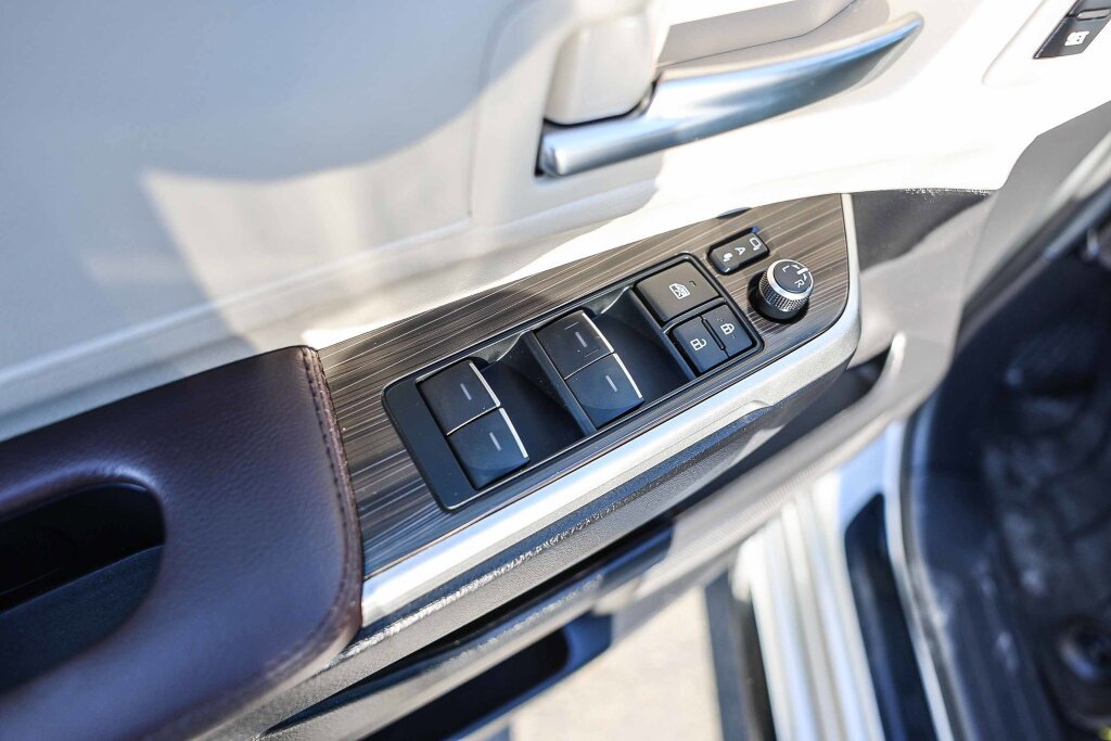 Certified 2024 Toyota Sienna Platinum AWD/4WD image 13