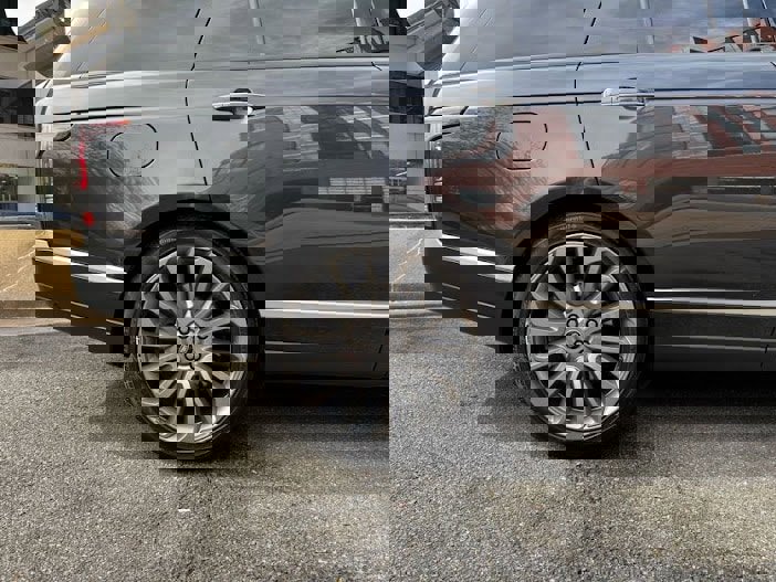 Used 2015 Land Rover Range Rover Autobiography image 15