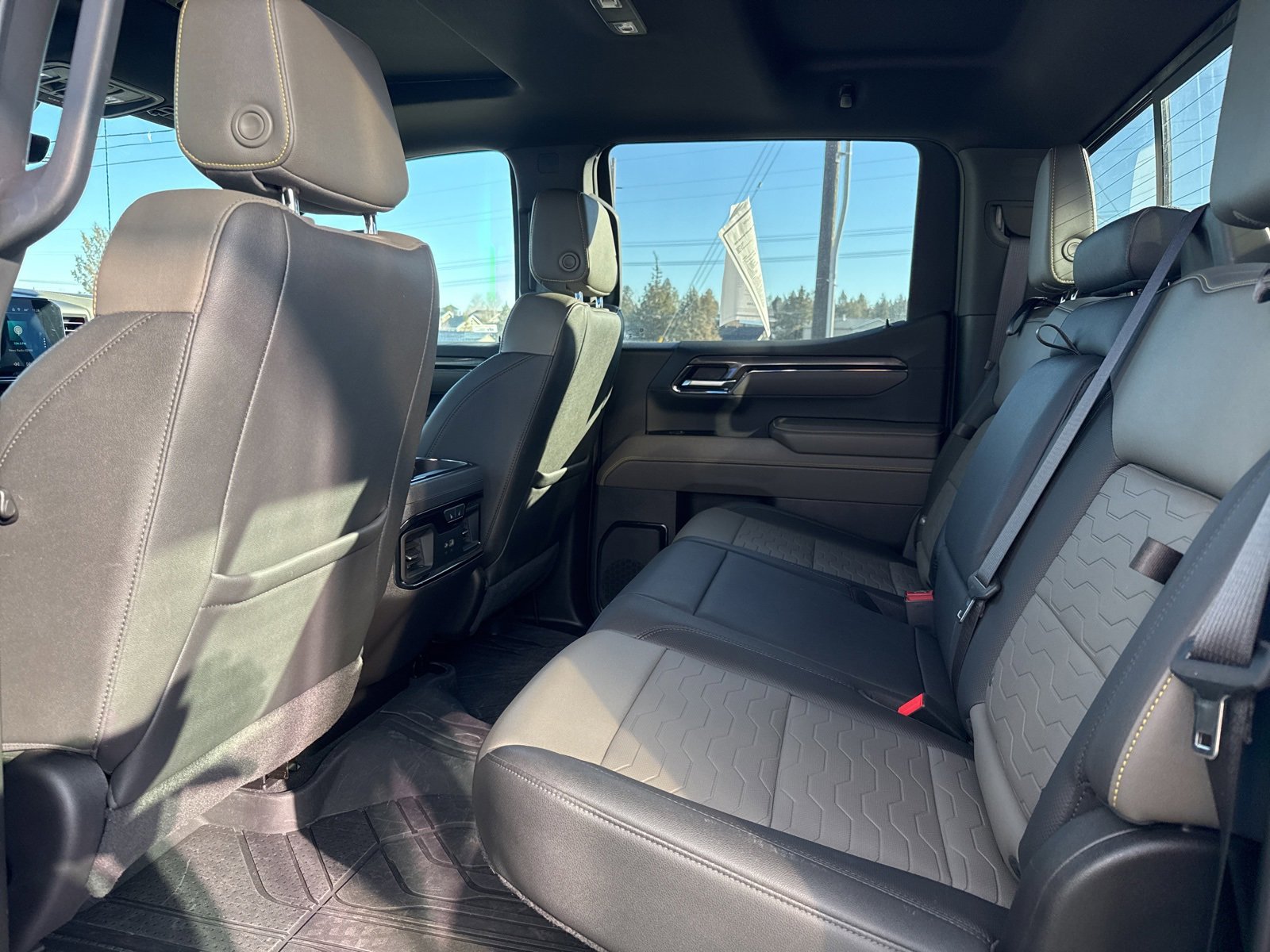 Used 2024 Chevrolet Silverado 1500 ZR2 w/ Technology Package image 9