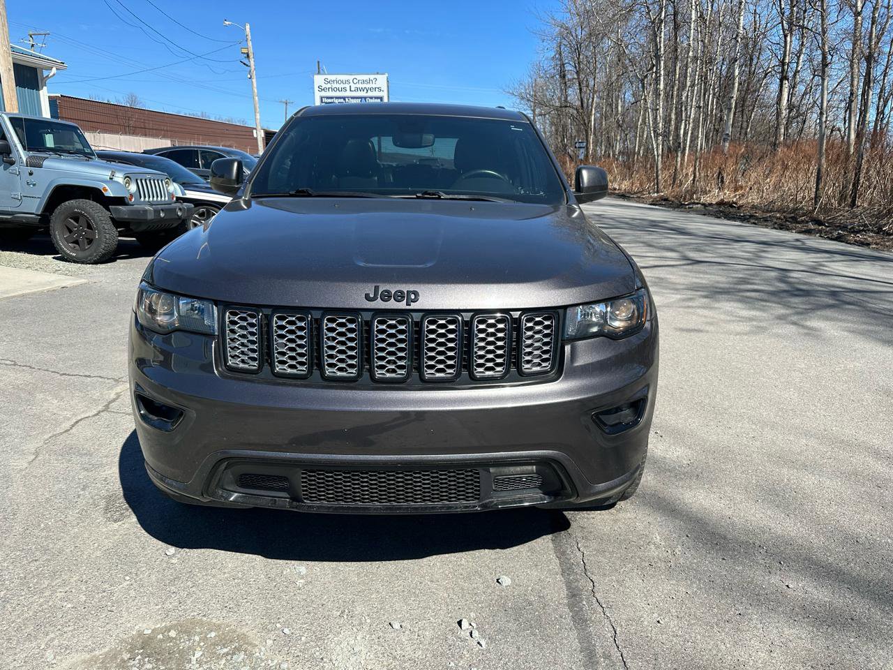 Used 2019 Jeep Grand Cherokee Altitude AWD/4WD image 2