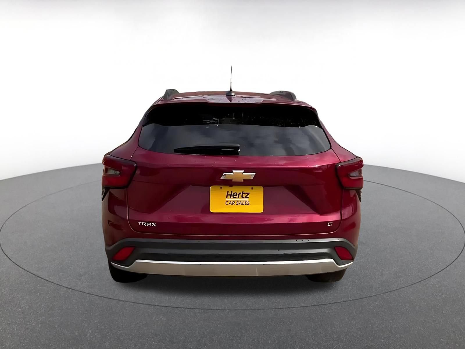Used 2025 Chevrolet Trax LT FWD image 12
