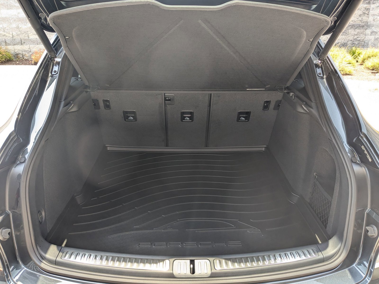 New 2025 Porsche Macan image 24