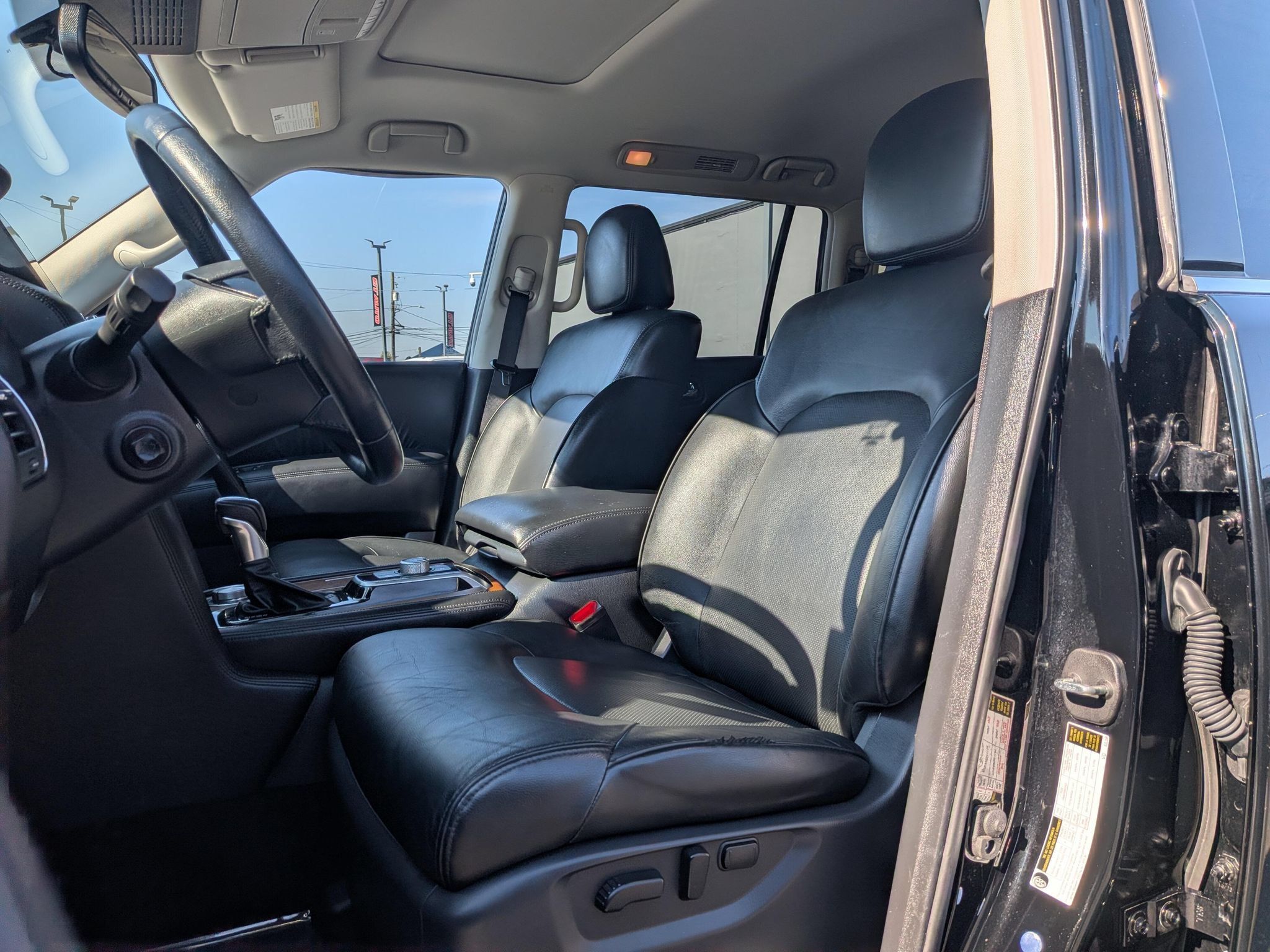 Used 2023 Nissan Armada SL AWD/4WD image 5