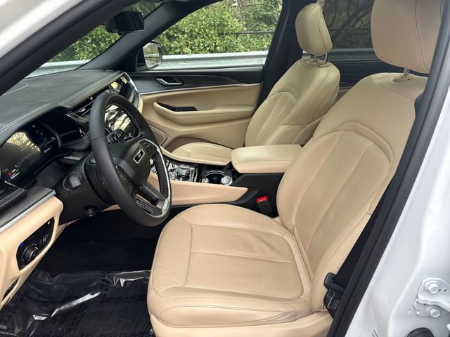 Used 2023 Jeep Grand Cherokee 4WD 4xe w/ Luxury Tech Group II image 15