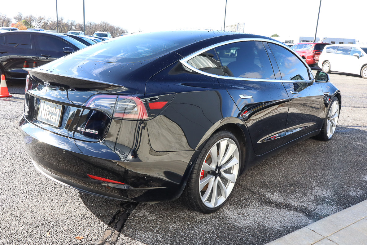 Used 2019 Tesla Model 3 Performance image 4