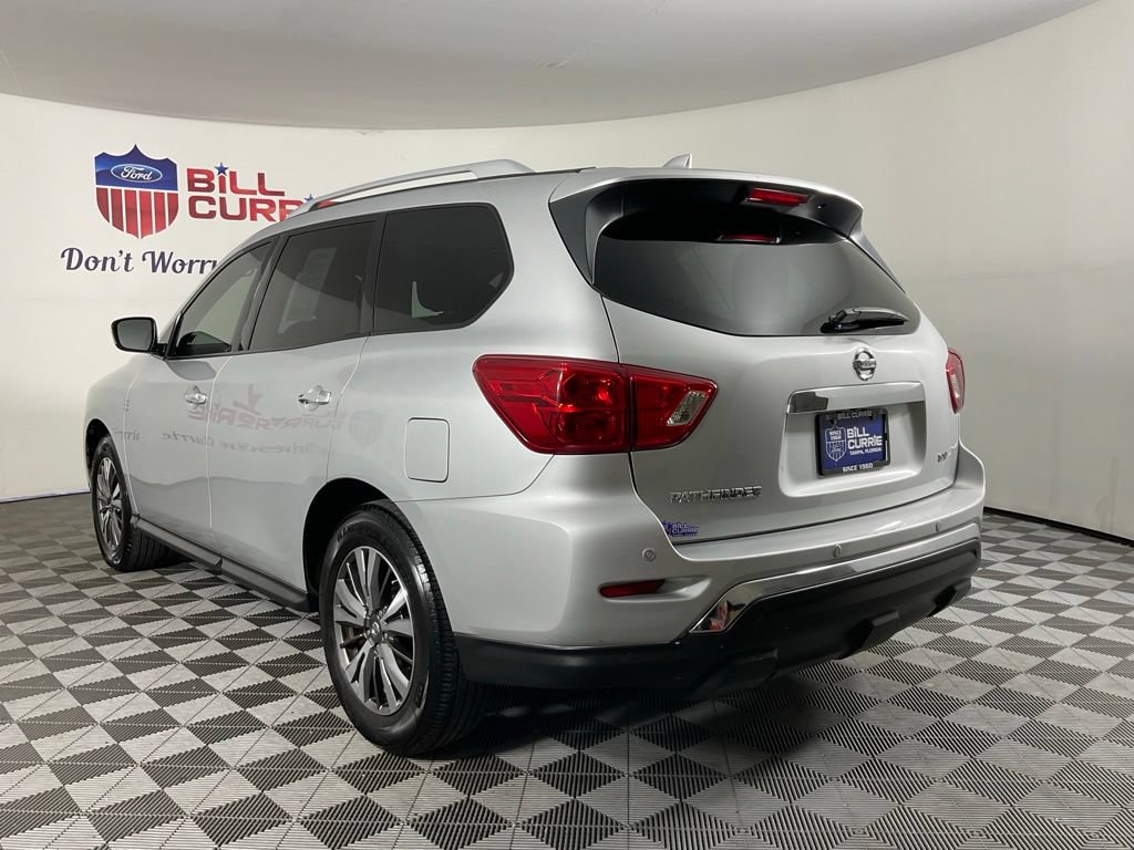 Used 2019 Nissan Pathfinder SV FWD image 5