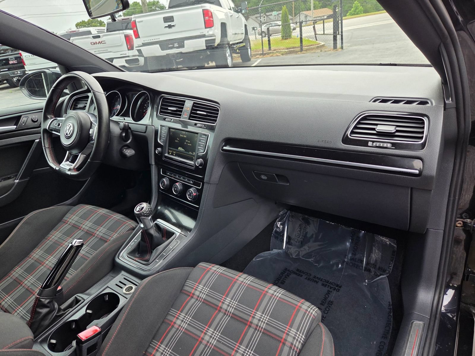 Used 2016 Volkswagen GTI S FWD image 17