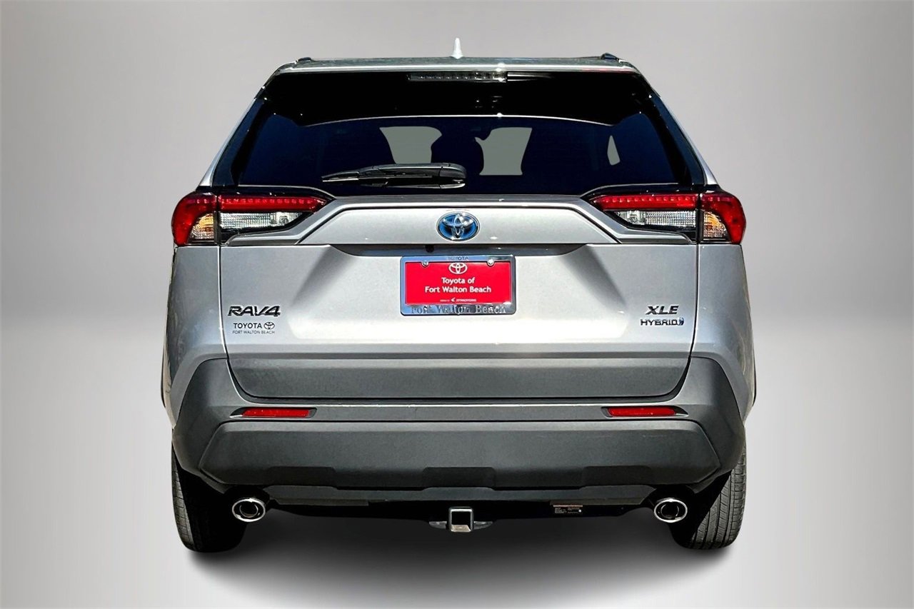 Used 2022 Toyota RAV4 XLE Premium image 6