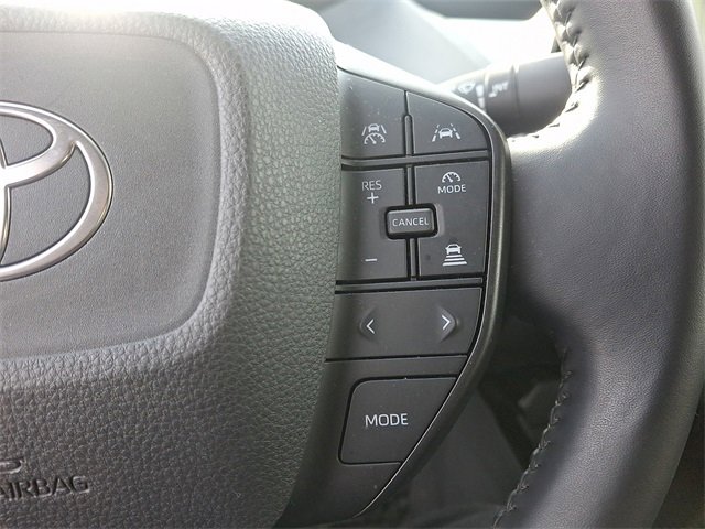 Used 2025 Toyota Prius LE image 21