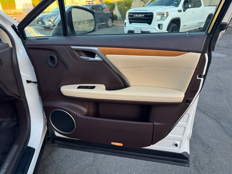 Used 2018 Lexus RX 450h AWD w/ Premium Package image 39