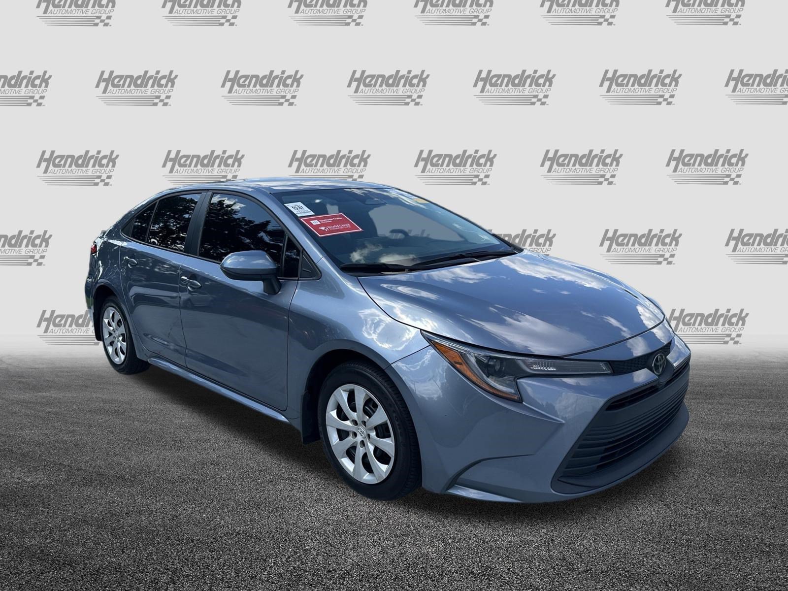 Used 2025 Toyota Corolla LE FWD image 2