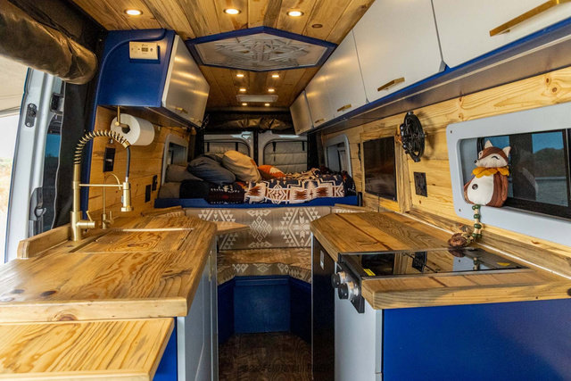 Used 2021 Mercedes-Benz Sprinter 2500 image 48