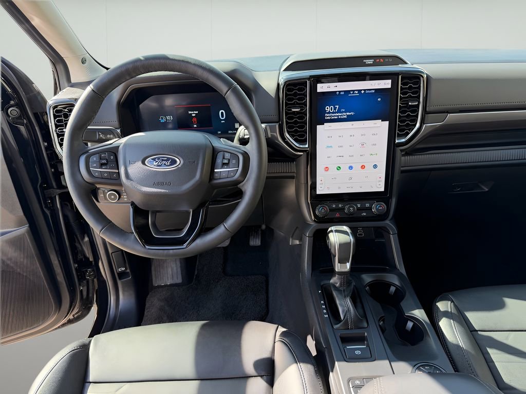 Used 2025 Ford Ranger Lariat w/ Black Appearance Package AWD/4WD image 17