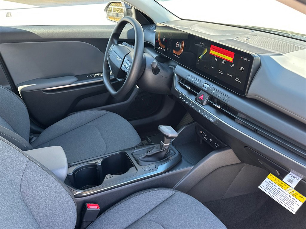 New 2025 Kia K4 LX image 7