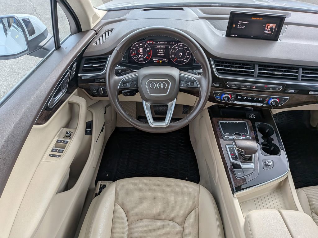 Used 2018 Audi Q7 3.0T Prestige w/ Prestige Package AWD/4WD image 18