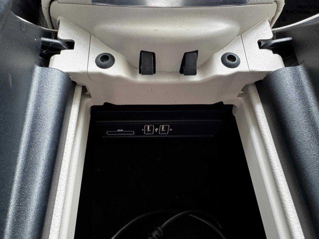 Used 2019 Mercedes-Benz E 450 4MATIC Cabriolet image 49