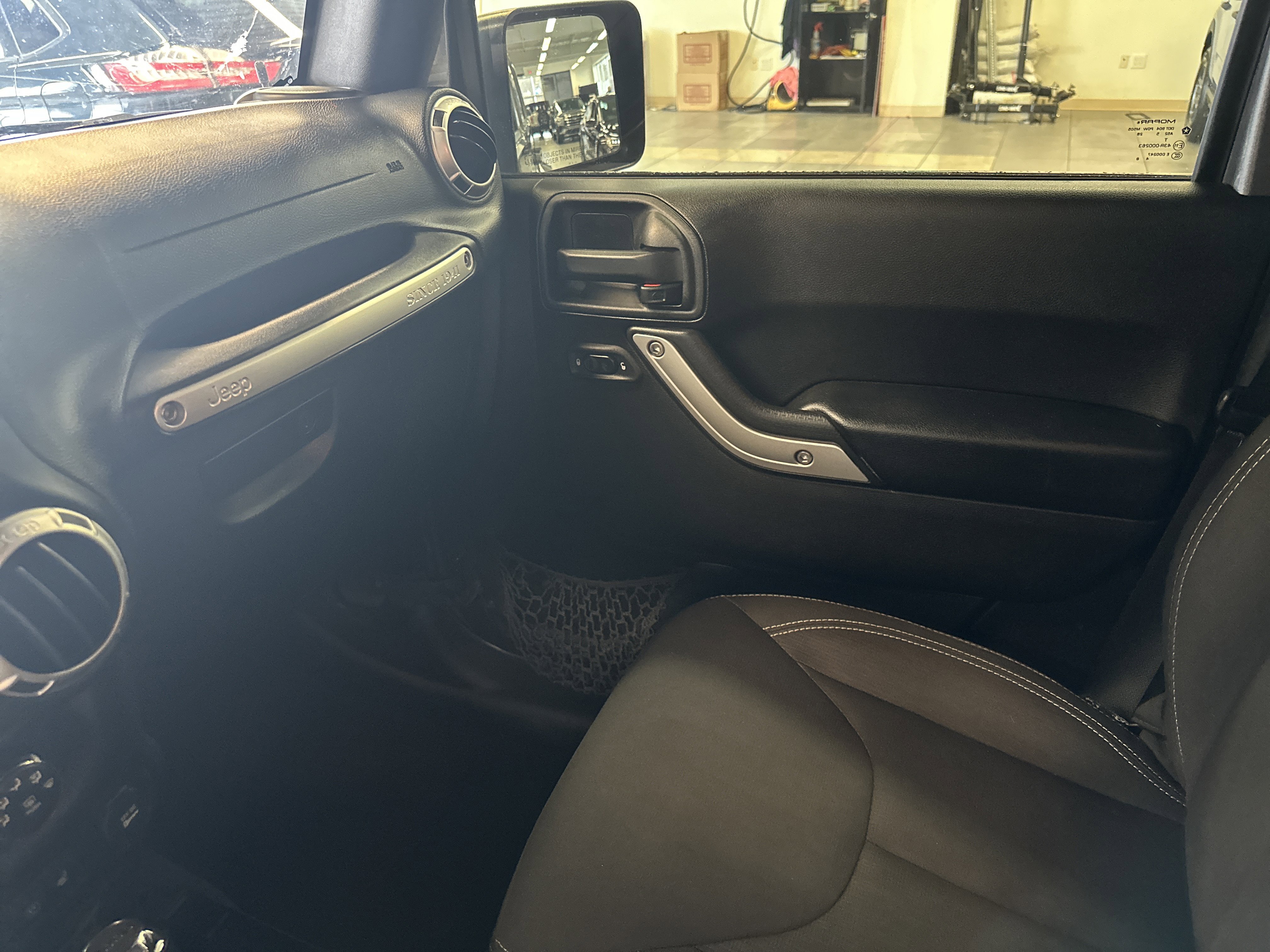 Used 2016 Jeep Wrangler Unlimited Sahara w/ Dual Top Group image 22