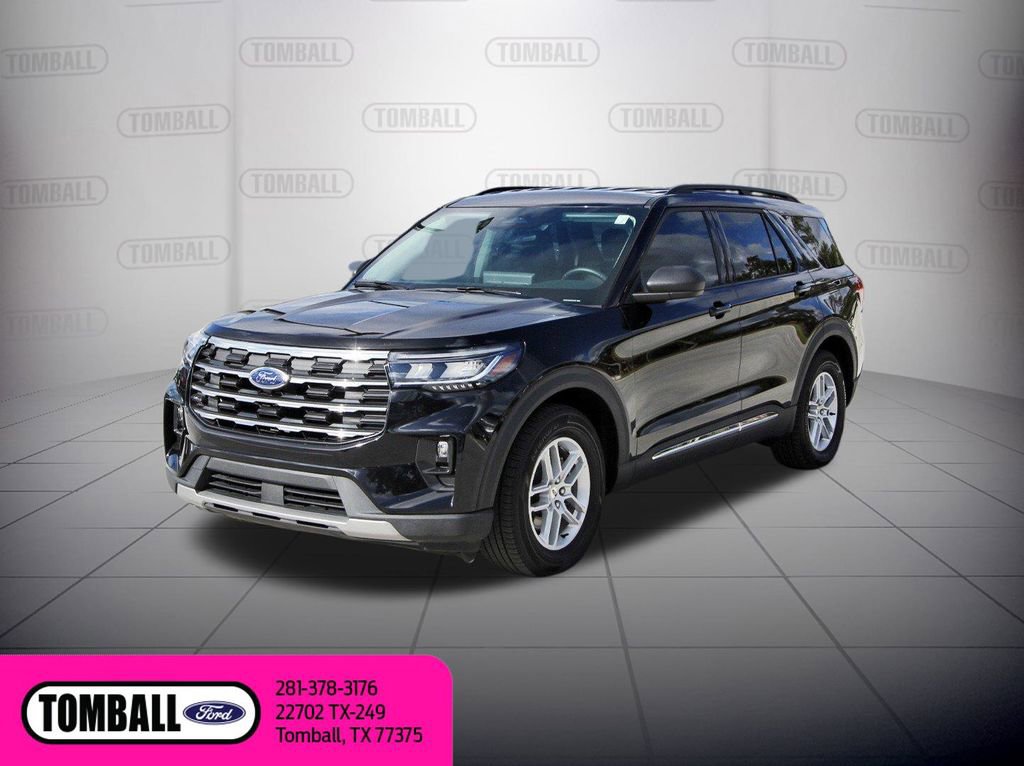 Used 2025 Ford Explorer Active w/ Active Comfort Package image 3