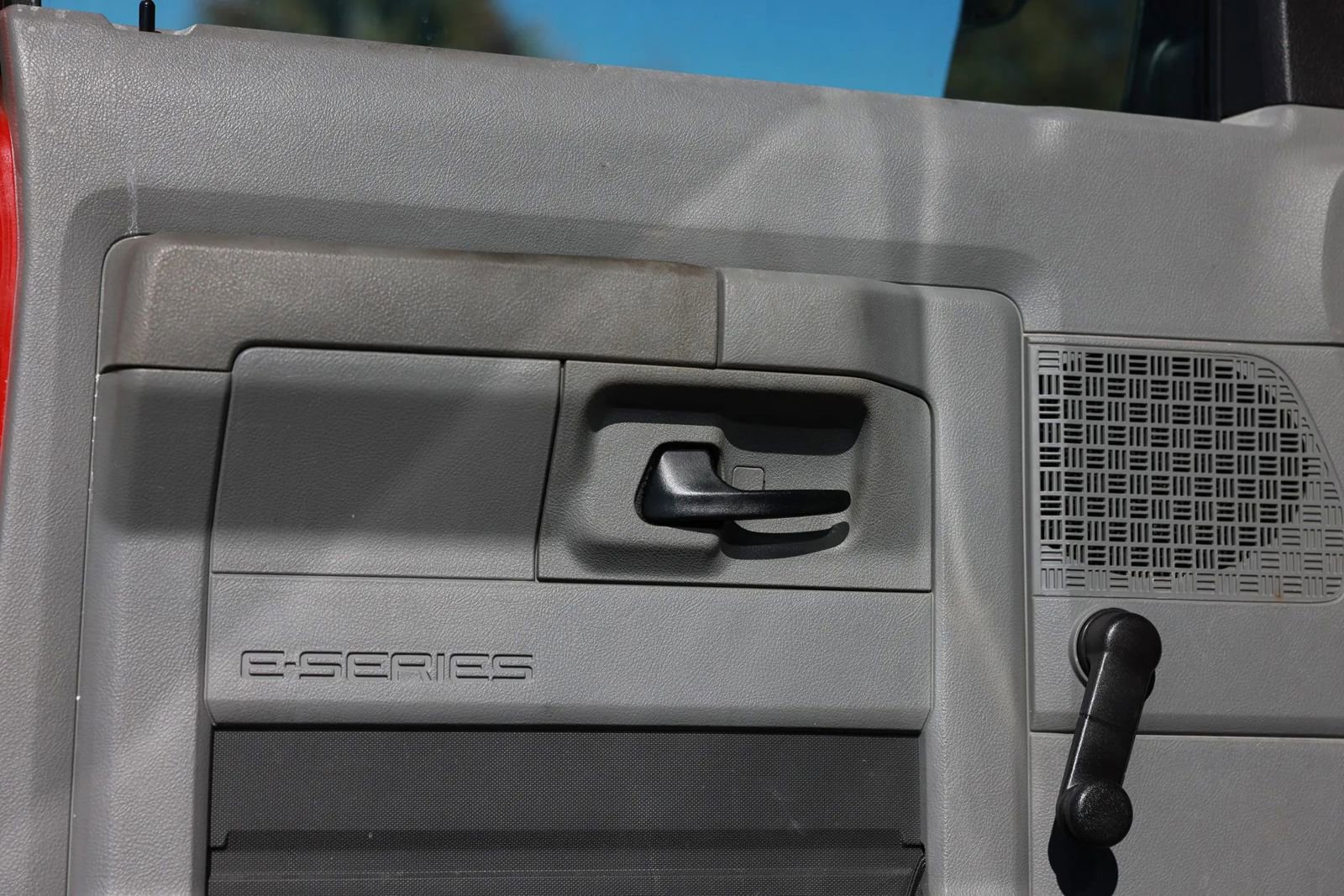 Used 2012 Ford E-350 and Econoline 350 XL image 39