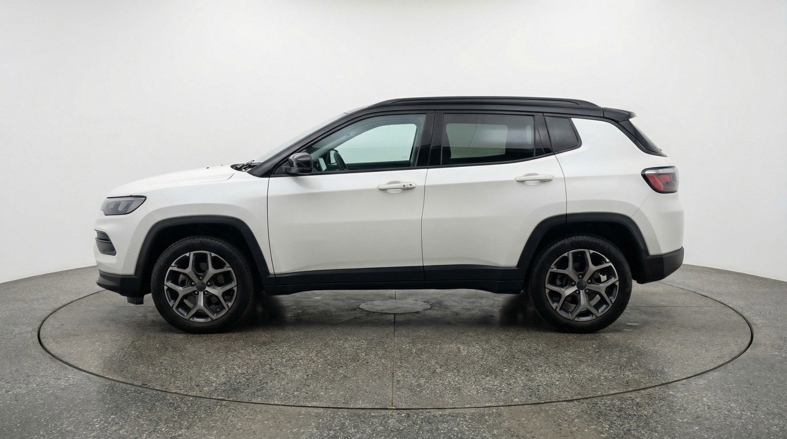Used 2025 Jeep Compass Limited image 5