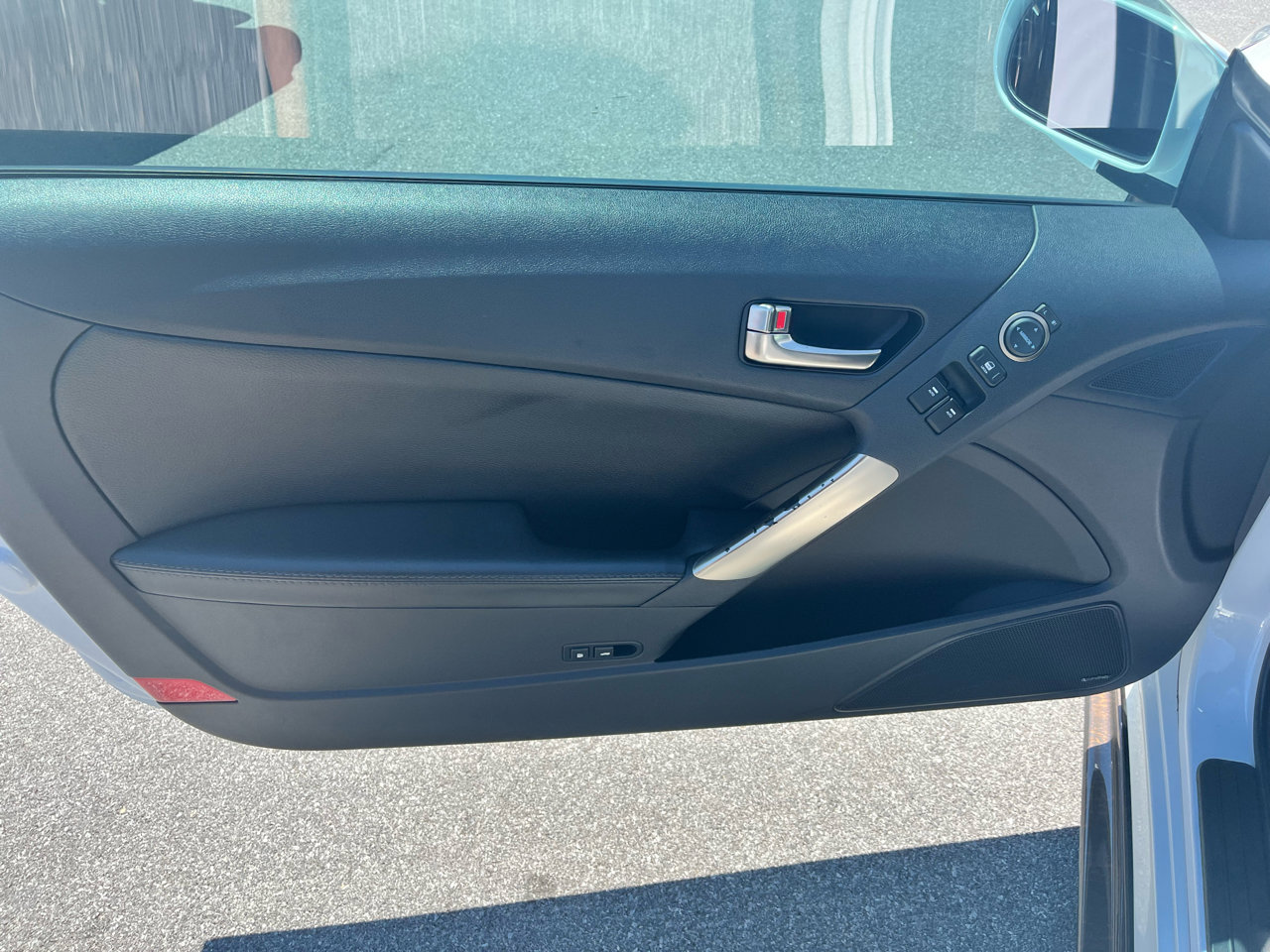 Used 2016 Hyundai Genesis Coupe 3.8 image 12