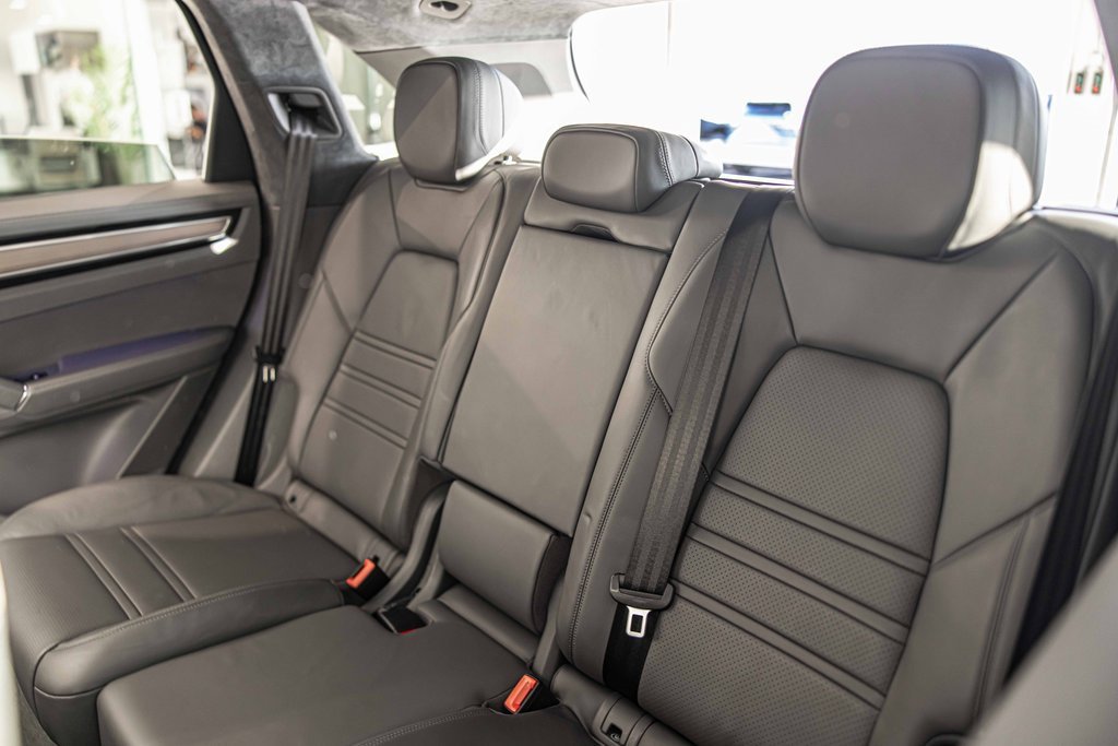 Used 2021 Porsche Cayenne GTS image 34