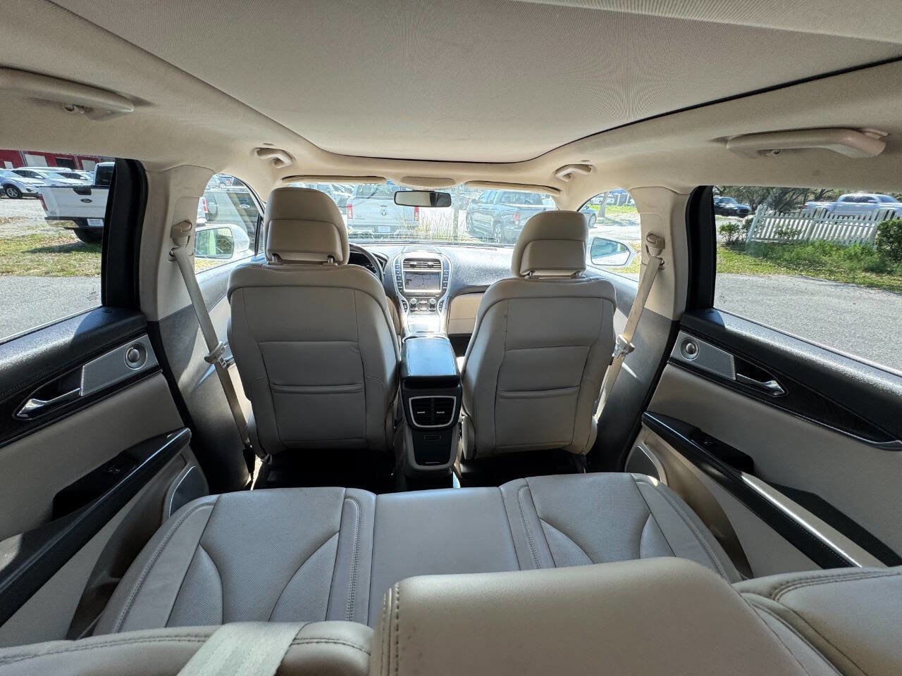 Used 2016 Lincoln MKX Reserve w/ Luxury Package image 40