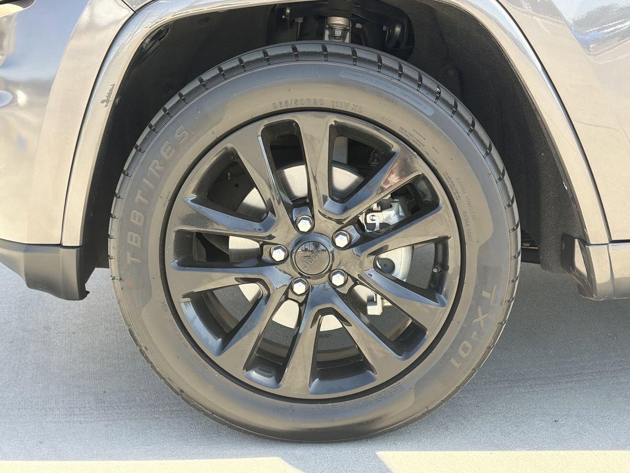 Used 2018 Jeep Grand Cherokee Altitude RWD image 9