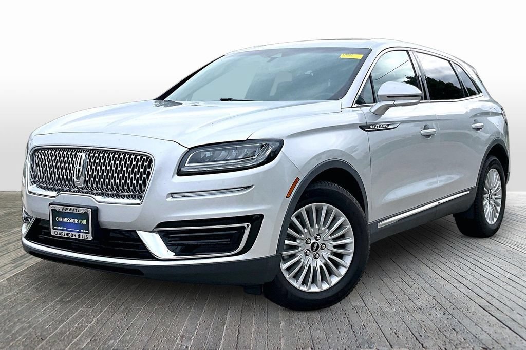 Used 2019 Lincoln Nautilus Premier AWD/4WD image 3