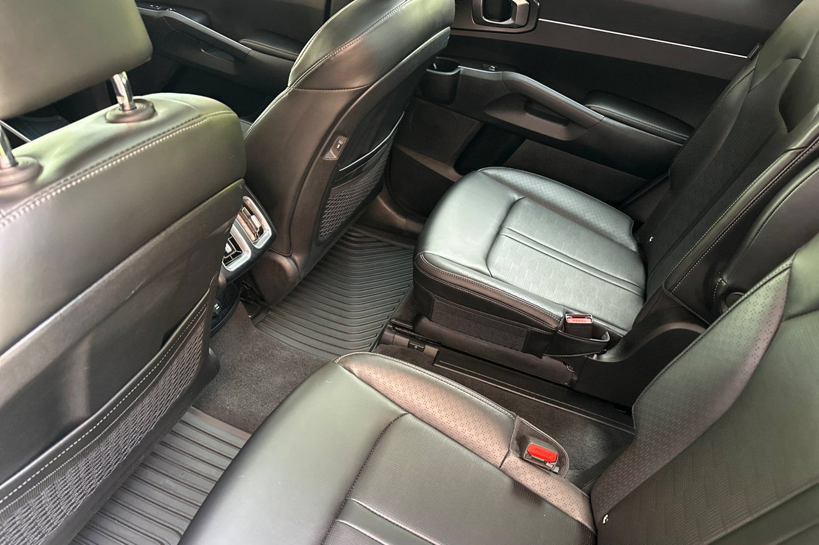Used 2025 Kia Sorento EX w/ Panoramic Sunroof Package AWD/4WD image 12