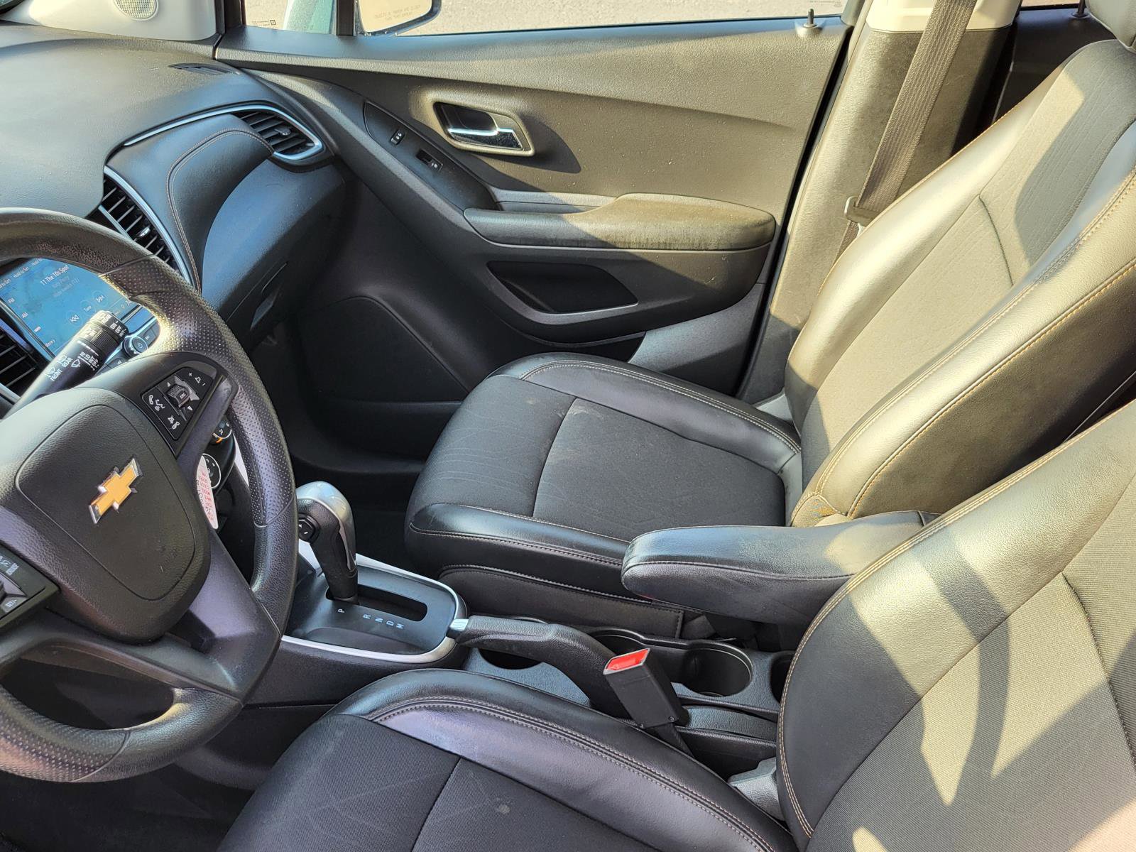 Used 2021 Chevrolet Trax LT image 30