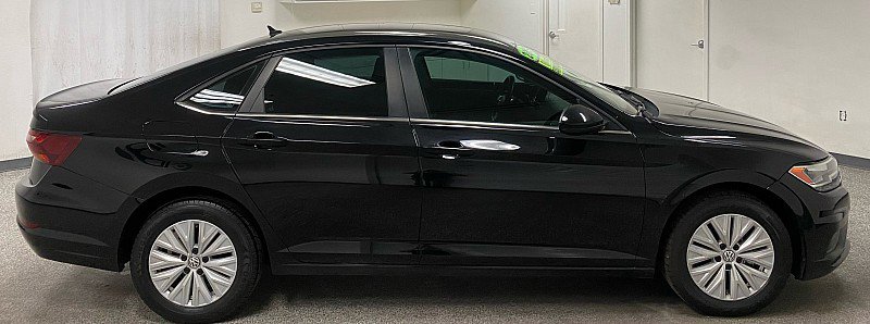 Used 2019 Volkswagen Jetta R-Line image 4