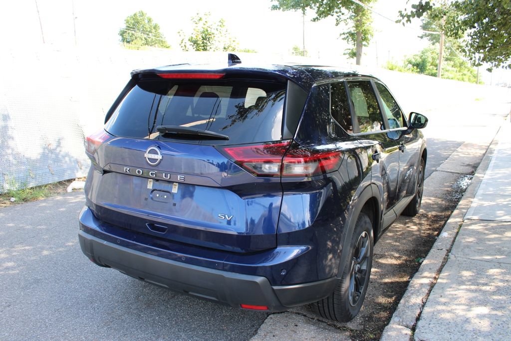Used 2024 Nissan Rogue SV FWD image 6