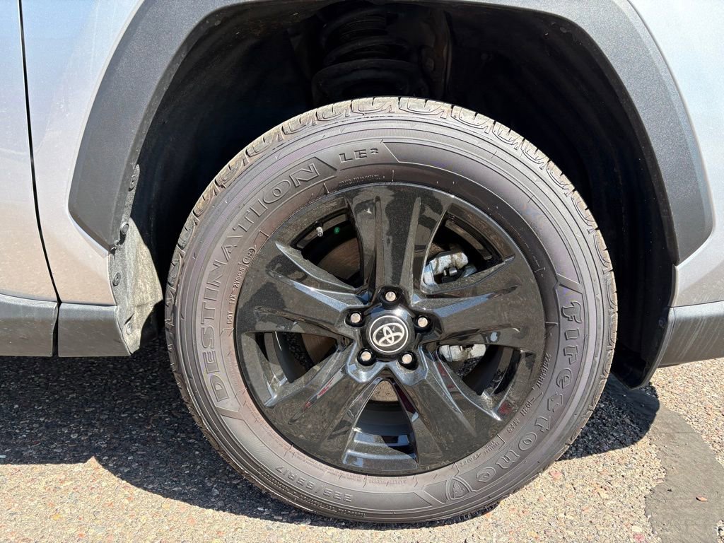 Certified 2025 Toyota RAV4 LE AWD/4WD image 10