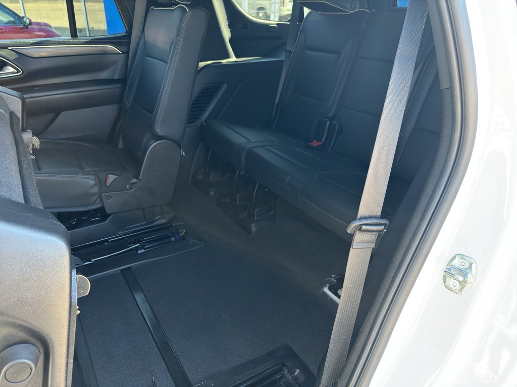 Used 2024 GMC Yukon SLT image 13