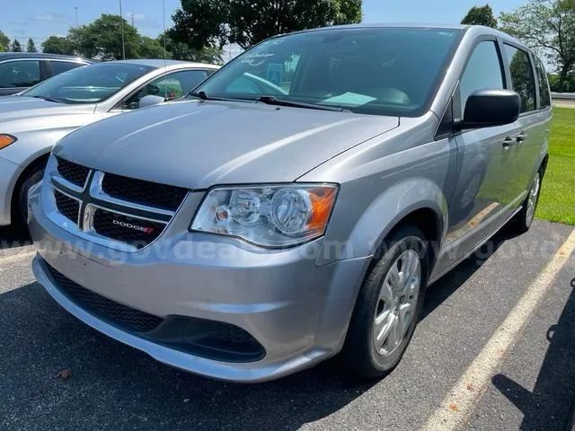 Used 2019 Dodge Grand Caravan SE FWD image 3