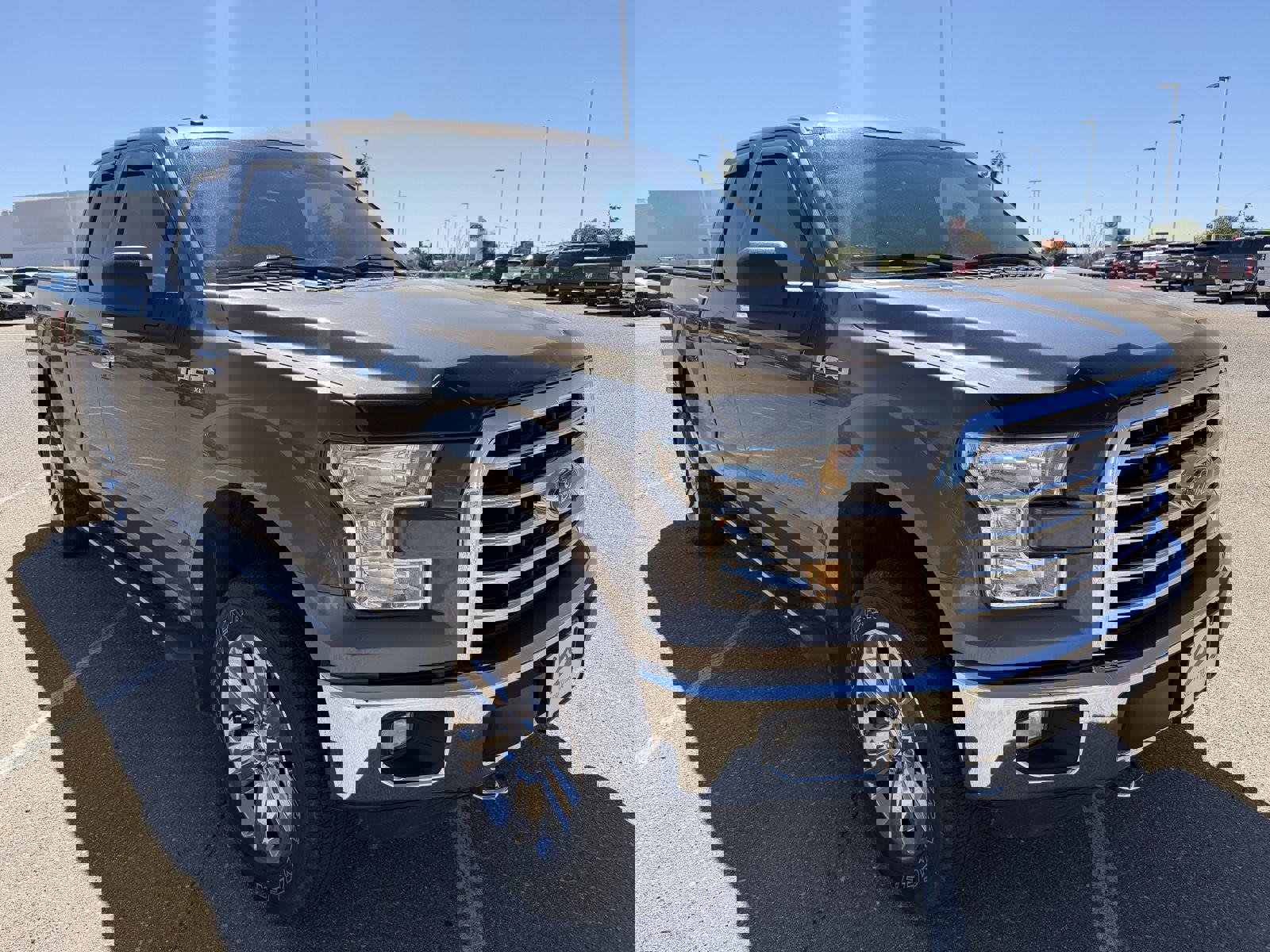 Used 2015 Ford F150 XLT w/ Equipment Group 302A Luxury AWD/4WD image 10