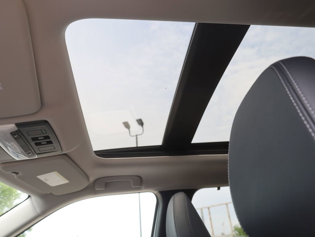 New 2025 Mitsubishi Outlander SEL image 35