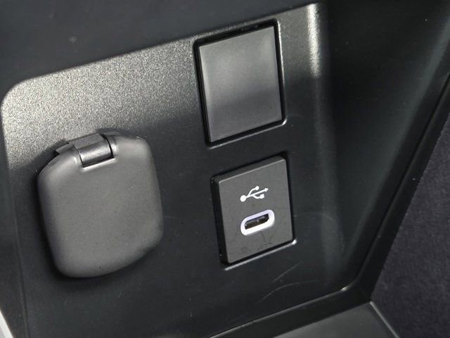 Used 2025 Toyota Crown XLE image 17