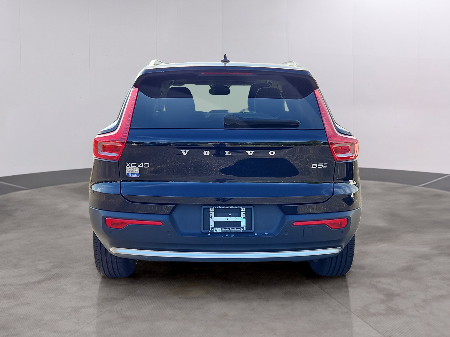 Used 2025 Volvo XC40 B5 Plus AWD/4WD image 31