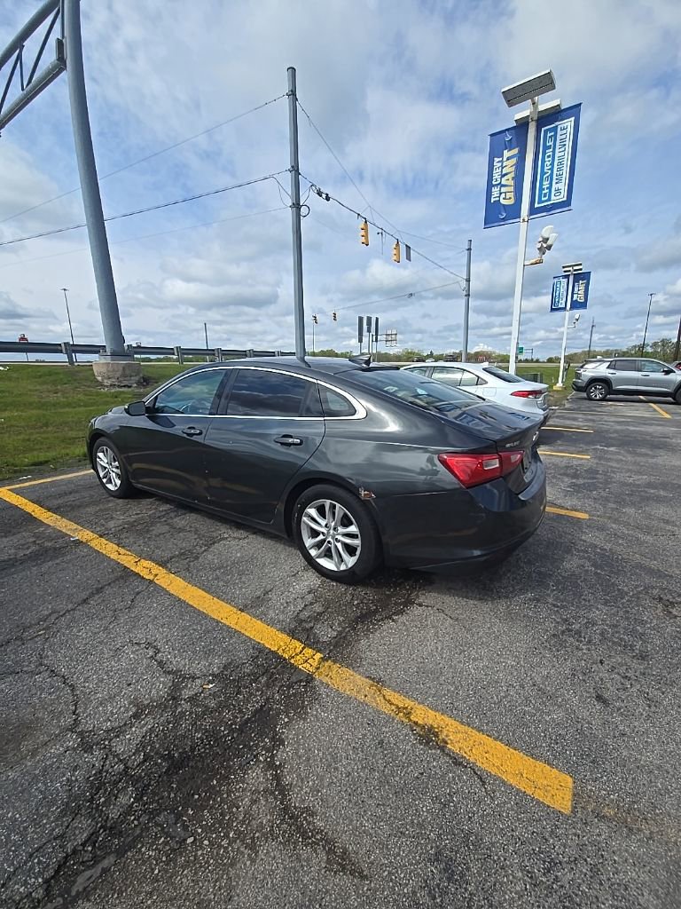 Used 2018 Chevrolet Malibu LT FWD image 4