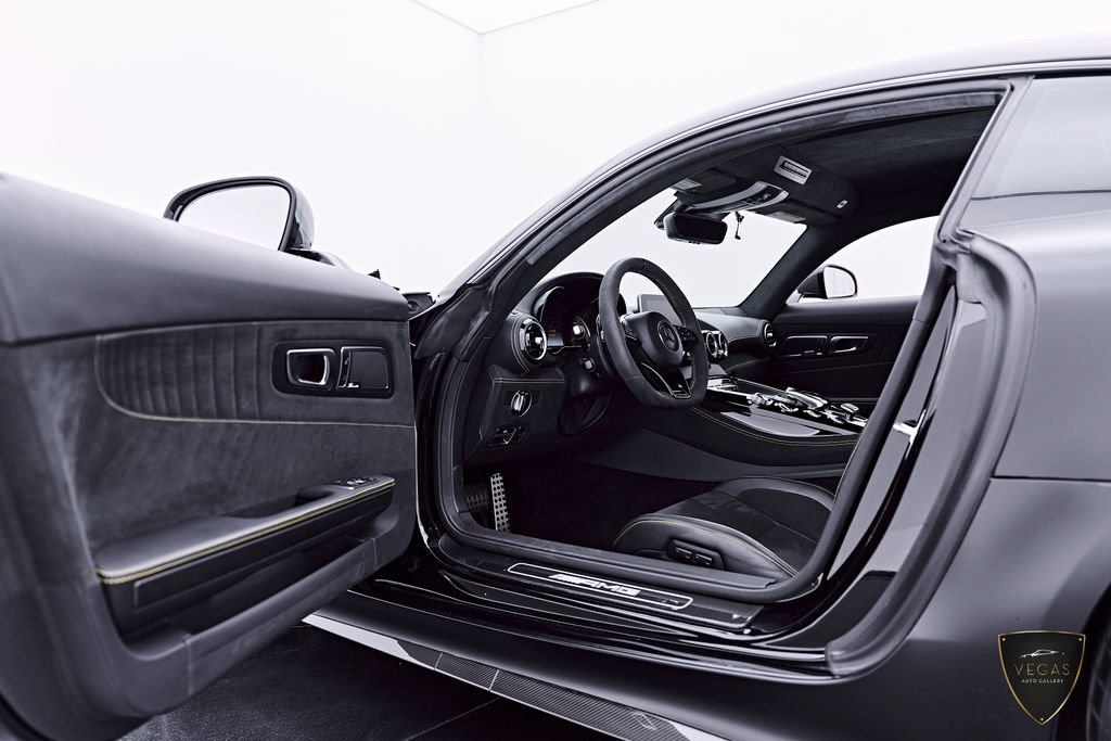 Used 2018 Mercedes-Benz AMG GT R image 43