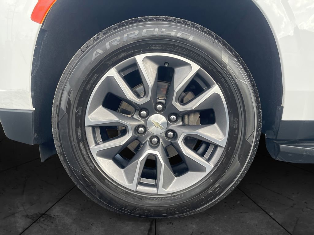 Used 2021 Chevrolet Suburban LT image 14