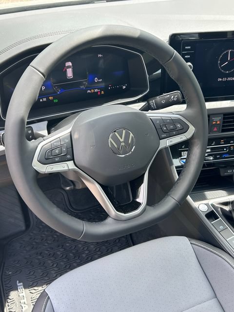 New 2026 Volkswagen Jetta SE FWD image 8