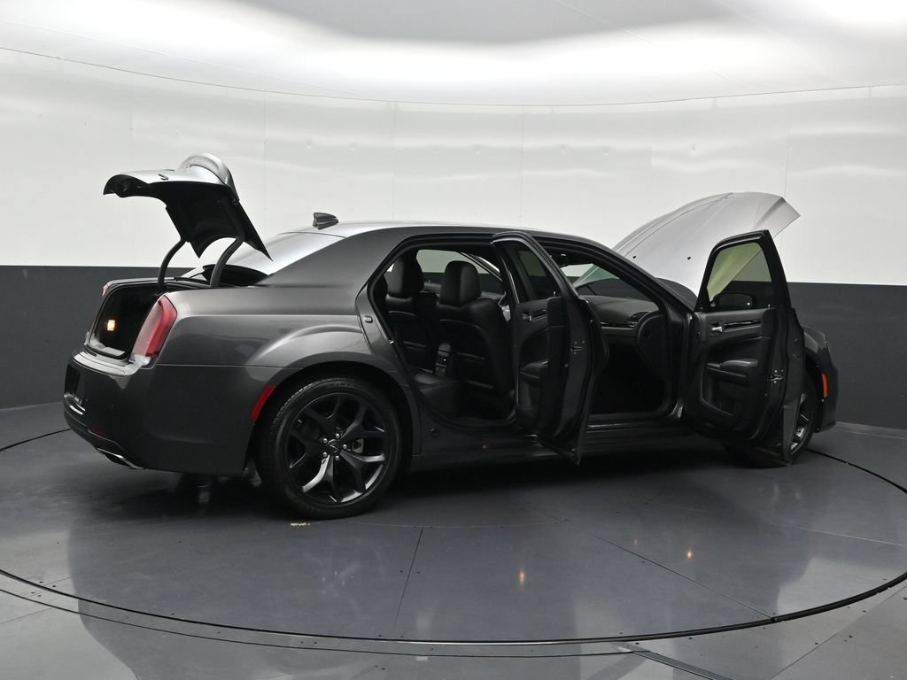 Used 2023 Chrysler 300 S w/ Comfort Group RWD image 33
