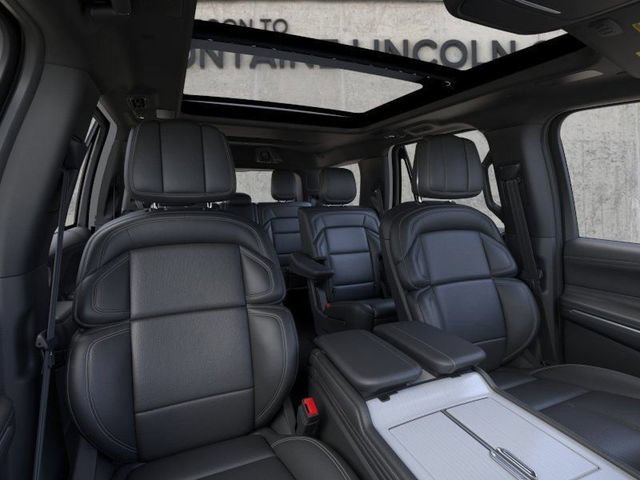 New 2026 Lincoln Navigator Reserve w/ Jet Appearance Package AWD/4WD image 10