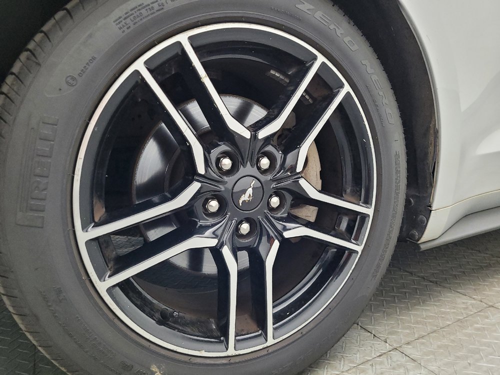 Used 2018 Ford Mustang Premium RWD image 31